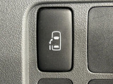 【パワースライドドア】スマートキーや運転席のスイッチでスライドドアの開閉が可能♪電動だから力を入れてドアを開ける必要が無く、小さいお子様でも、重い荷物を持っている時もラクに開け閉めできます♪