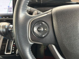 ステアリングにオーディオ操作スイッチが付いています。オーディオ画面に直接タッチしなくても操作が出来ますので、運転に集中できます。