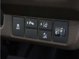 ◆パーキングセンサーシステム◆車庫入れの時などに近くに障害物がある場合、障害物までの距離を音で知らせてくれます。