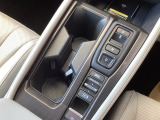 ワンアクションでスムーズな運転を支援する、エレクトリックギアセレクターに、パーキングブレーキは、電子制御パーキングブレーキです。