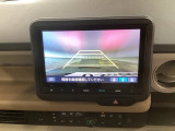 【バックカメラ】運転が苦手な方も車庫入れラクラクです!ギアをリバースに入れれば自動的に切り換わりますので、面倒な操作は不要です♪狭い駐車場もお車を傷つけず安心ですね!