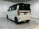 ご納車までの期間ですが、県内のお客様は1、2週間、県外のお客様は2、3週間ほどでご納車が可能となります。但し、お支払いや書類の状況によっては多少の前後もありますので、その際には何卒ご了承下さい。