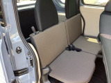 乗車人数や荷物の量、車内での過ごし方に合わせて、シートのレイアウトを変更できます。
