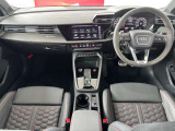 Audiのインテリアはエクステリア同様、優れたデザイン性とクオリティ、そして機能性を兼ね備えております。