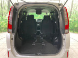 普段のお買い物や通勤、送迎等に十分な荷室スペースを確保しております。セカンドシートを倒すと、大きな荷物の積載も可能です♪