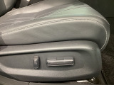電動シートなので、お好みのシートポジションへの移動もスムーズに行えます。