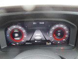 メーター内のカラーデイスプレイには運転をサポートする情報を表示します。