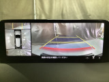 360度モニターは、4つのカメラによる前後左右・俯瞰映像でドライバーからは見えない領域の危険認知をサポート!全周囲の死角を減らし、狭い駐車場や幅寄せ、T字路の進入などの運転の安心感を高めます!