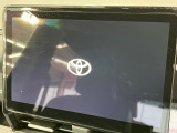 【10.5インチナビ】高級感とインパクトのある大画面ナビを装備。各種オーディオ操作はもちろん、スマホ連携もできる利便性の高いナビです♪