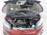 車にとって、とても大切な部分のエンジンルーム。綺麗に清掃済みで安心です。