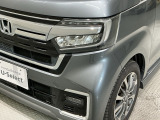 LEDヘッドライトは、点灯の瞬間から最大光量を発揮し、突然暗くなるトンネルなどでの安定感を高めます。