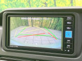 【バックカメラ】駐車時に後方がリアルタイム映像で確認できます。大型商業施設や立体駐車場での駐車時や、夜間のバック時に大活躍!運転スキルに関わらず、今や必須となった装備のひとつです!