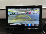 【バックカメラ】運転が苦手な方も車庫入れラクラクです!ギアをリバースに入れれば自動的に切り換わりますので、面倒な操作は不要です♪狭い駐車場もお車を傷つけず安心ですね!