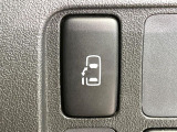 【パワースライドドア】キーや運転席のスイッチでスライドドアの開閉が可能♪電動だから力を入れてドアを開ける必要が無く、小さいお子様でも、重い荷物を持っている時もラクに開け閉めできます♪
