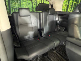 3列目シートはもちろん状態良好☆大人でもゆったりと座って頂けますので、大人数でのお出かけもラクラクです♪ご家族で、気の知れた仲間で、ドライブに行くのが楽しみですね♪