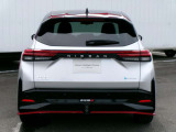 NISMO専用ルーフスポイラー・リヤバンパー。リヤLEDフォグランプ。