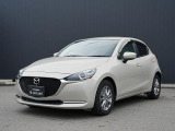 世界統一名称の『MAZDA2』となったコンパクト。「Be a Driver」のスローガンのもと、最適なドライビングポジションを提供できる室内空間と思い通りの走行性能を持った、クラスを超えたお車です!