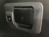 運転席ロングスライドシートも装備です!