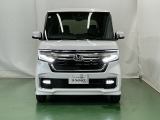LEDヘッドライトを装備しています。LEDヘッドライトはとても明るく、雨の日や夜間走行も安全・安心です。オートライトコントロール付きで周囲の明るさに応じて自動で点灯・消灯します