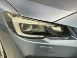 LEDヘッドライトは、点灯の瞬間から最大光量を発揮し、突然暗くなるトンネルなどでの安定感を高めます。