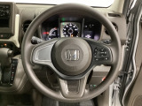 ハンドルにHondaセンシング系のクルーズコントロールやレーンキープアシストなどのスイッチが装備されています。ハンドルから手を離さず安全に操作できます。