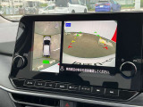 上から丸見えアラウンドビュー!車を真上から見下ろした様な映像を映し出すアラウンドビューモニター。これで車庫入れもラクラク。
