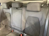 シートは適度な硬さによって長時間の運転でも疲れにくいと定評があります。国産車とは全く違った座り心地ですが、長年培われた欧州の椅子文化をご体感ください。