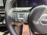 ステアリングスイッチ付きのハンドル!運転に支障をきたすことなくナビ操作が可能です!!
