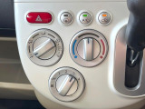寒い冬も暑い夏も全席に快適な空調を届けてくれる、ダイヤル式エアコンを装備♪