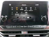 フルセグTV、Bluetoothなど好きな音楽を聴きながらドライブ。