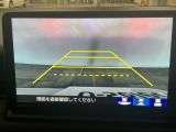【バックカメラ】運転が苦手な方も車庫入れラクラクです!ギアをリバースに入れれば自動的に切り換わりますので、面倒な操作は不要です♪狭い駐車場もお車を傷つけず安心ですね!