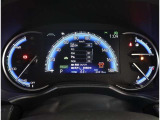 とっても見やすいメーターです。夜間時はラグジュアリーな気分にさせてくれる照明が魅力ですので、夜のドライブも楽しみになりますよ♪
