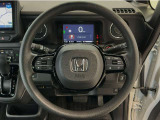 運転にかかわる様々な操作を安全に行えるように視点移動が少なく操作性に配慮されたスイッチ類が凝縮されたコクピットです。