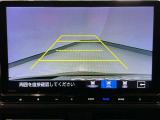 【バックカメラ】運転が苦手な方も車庫入れラクラクです!ギアをリバースに入れれば自動的に切り換わりますので、面倒な操作は不要です♪狭い駐車場もお車を傷つけず安心ですね!