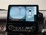 【バックカメラ】あると便利なバックカメラ装備!駐車時に後方がリアルタイム映像で確認できます。立体駐車場や夜間の車庫入れ時に大活躍!運転スキルに関わらず、今や必須となった装備ですね♪