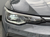 LEDマトリックスヘッドライト「IQ.LIGHT」。対向車や先行車を検知し、LEDを個別制御。まぶしさを抑えながら、夜間の視界をしっかり確保。