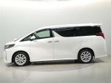 両側パワースライドドア付きだから、狭い駐車スペースなどでの 乗り降りラクラク!小さなお子さまのいるご家庭には嬉しい装備。
