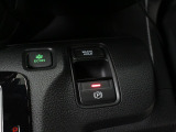 【電子制御パーキング+ブレーキホールド】便利なスイッチ式のサイドブレーキ!停車中にブレーキペダルを踏み続けなくても自動的にブレーキを保持する機能も搭載♪