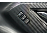 運転席のシートポジションメモリー機能は、登録済みの運転者と交代しても、シートポジションの変更の手間がかかりません。