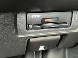 ETC2.0を装備。DSRC通信方式によって双方向通信することでカーナビと高速道路がリアルタイムに情報連携して、便利で快適なドライブ体験を提供します。
