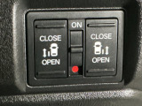 【両側パワースライドドア】両側がパワースライドドアになっており、運転席のスイッチやスマートキーでも開閉が可能です!開口部も広いので乗り降りも楽々♪
