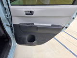 運転席後ろのドアです。