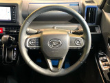 【純正革巻きステアリング】上質な革を使用することで、手にしっかり馴染みとても運転しやすいハンドルです♪