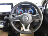 運転が楽しくなる明るく開放的な運転席まわりです。