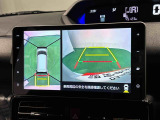 駐車場や狭い路地などでも障害物が確認しやすく、真上からの目線でクルマの周囲が確認できて安心♪