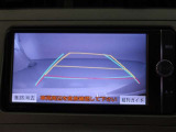 バックガイドモニターで、後方を確認しながら安心して駐車することができます。運転初心者も熟練者も必須の機能ですよ!