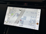 新インフォテイメントシステム「Pivi Pro」に搭載される3Dサラウンドカメラシステム。車輌AIにより車輌を含む周囲の映像を立体的に表示。よりスムーズな駐車や発進が可能となります。