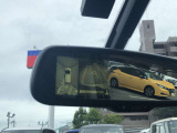 スムーズな駐車と安全確認に役立つ、アラウンドビューモニターは移動物検知機能付。まるで上から見下ろしたかのよう。