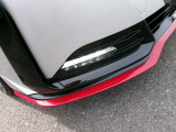 NISMO専用LEDフォグランプ。鮮やかな白光色で明るく照らします。