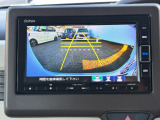 バックカメラも付いています! 運転が不慣れな方でも安心して駐車が可能です!